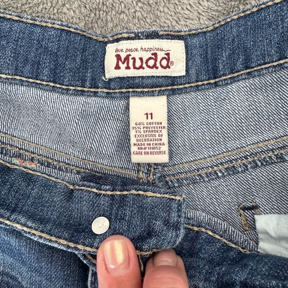 Mudd brand women’s jean shorts - Picture 3 of 3